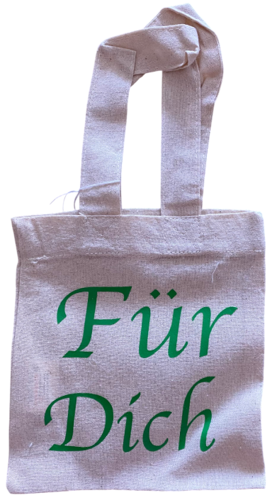 "Für Dich" Beige Stofftasche mit dem grünen Text „Für Dich“.