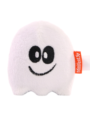 Weißes, plüschiges Gespenst mit schwarzen Augen und einem lächelnden Gesicht.