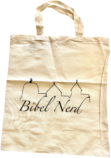 Beige Baumwolltasche mit Aufschrift "Bibel Nerd" und drei stilisierten Türmen.