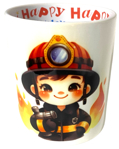 Ein Becher mit einem fröhlichen Feuerwehrmann und Flammenmotiven.