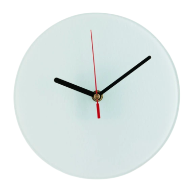 Wanduhr mit weißen Ziffernblatt, schwarzen und roten Zeigern.