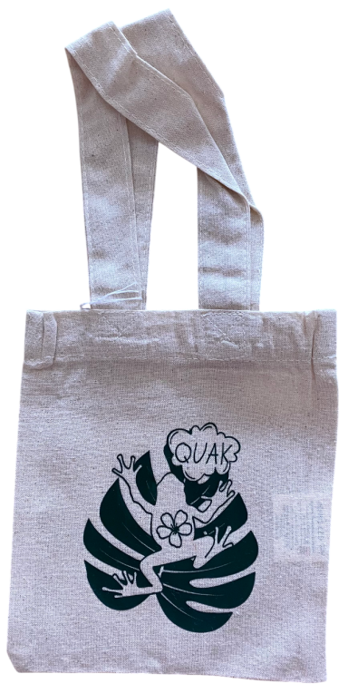 "Quak" Beige Einkaufstasche mit einem grünen Druck eines Kochs und einer Pflanze.
