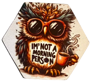 Eule mit Sonnenbrille, Tasse Kaffee und dem Spruch "I'm not a morning person".