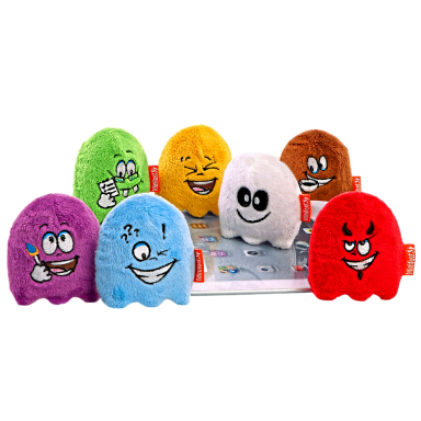 Bunte Plüschfiguren in Form von Geistern mit verschiedenen Gesichtern und Farben.